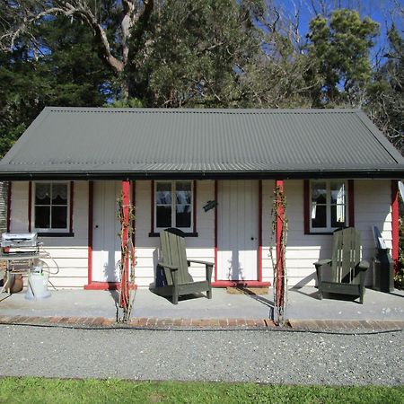 India House & Ica Whare In Whareama, Nr Riversdale Beach Esterno foto